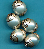 Light Gray Pearl Capped 15 mm.JPG