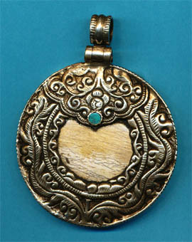 Medalion, Nilofur with shell.JPG