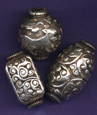 Nilofur Carved Beads