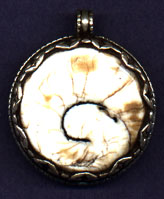Nilofur Fancy Bezel