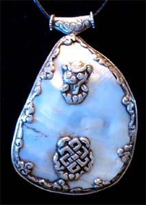 Nilofur Shell with Silver