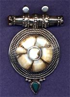 Nilofur Round Pendant