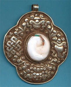 Nilophur Tibetan Astamangala Pendant, Shell