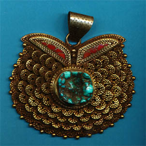 Owl Pendant, turq., coral, Nilofur.JPG